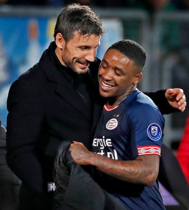 卫冕冠军再 卫冕冠军再