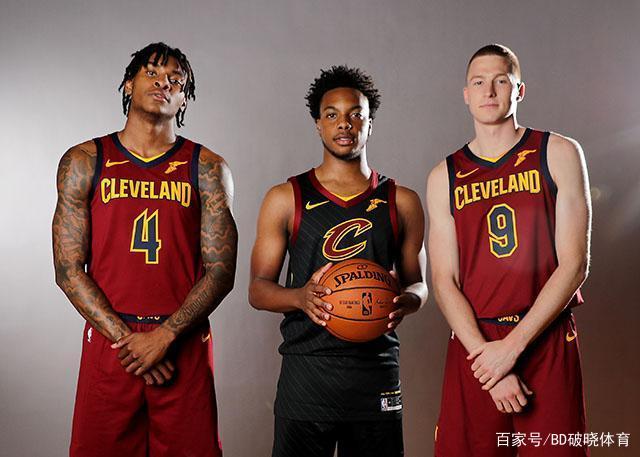 出了一系列 出了一系列